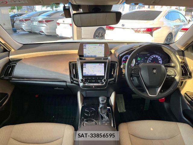 Toyota CROWN SEDAN 2018-06 8335371-1