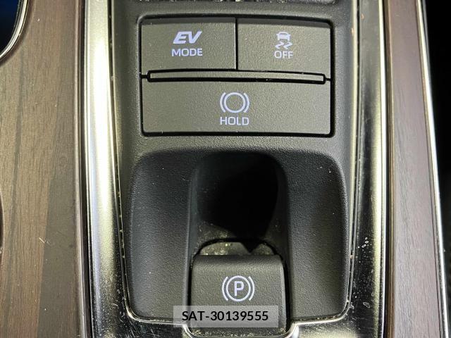Toyota CROWN SEDAN 2021-04 8335358-15