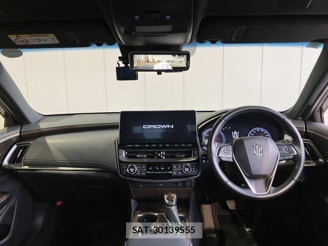 Toyota CROWN SEDAN 2021-04 8335358-1