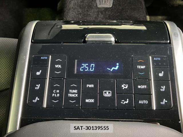 Toyota CROWN SEDAN 2021-04 8335358-19