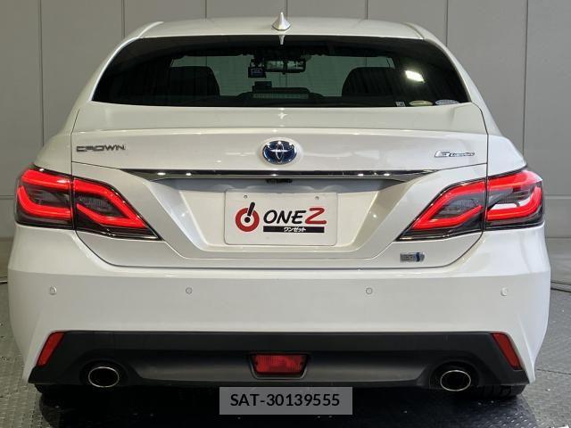 Toyota CROWN SEDAN 2021-04 8335358-27