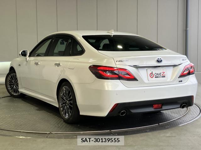 Toyota CROWN SEDAN 2021-04 8335358-28