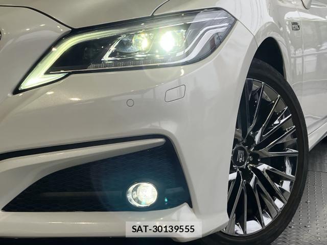 Toyota CROWN SEDAN 2021-04 8335358-5