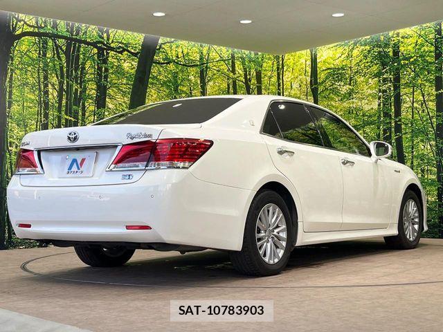 Toyota CROWN SEDAN 2017-03 8335389-17