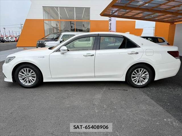 Toyota CROWN SEDAN 2015-11 8335385-10