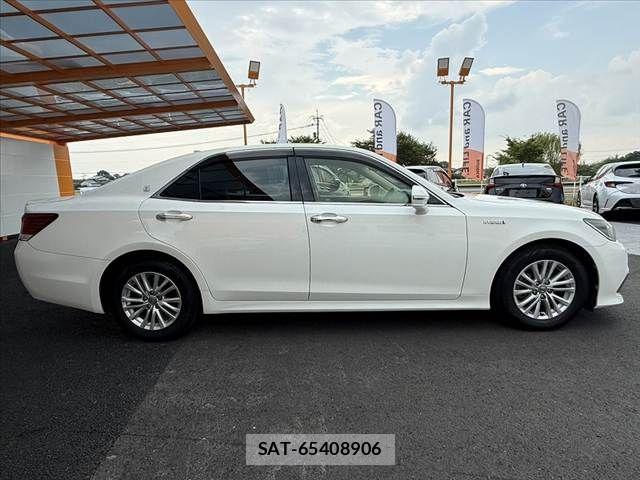 Toyota CROWN SEDAN 2015-11 8335385-11