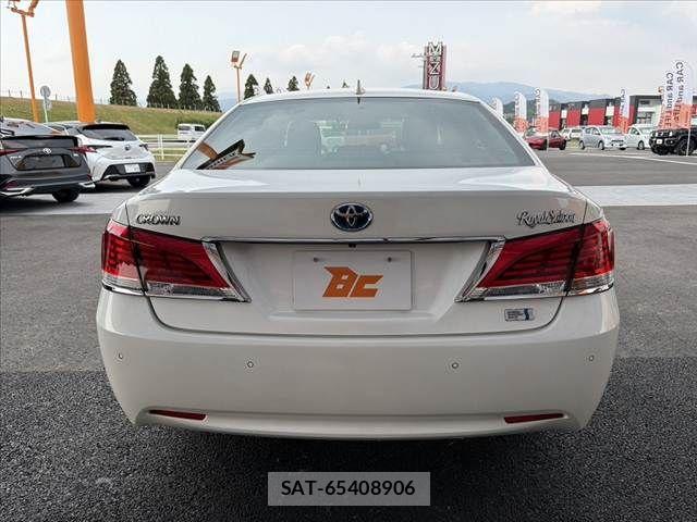 Toyota CROWN SEDAN 2015-11 8335385-13