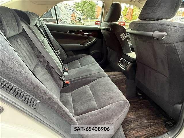 Toyota CROWN SEDAN 2015-11 8335385-17