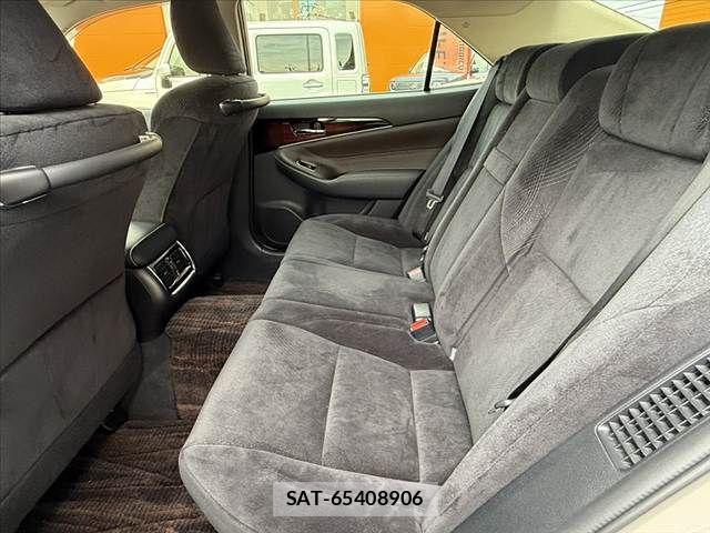 Toyota CROWN SEDAN 2015-11 8335385-18
