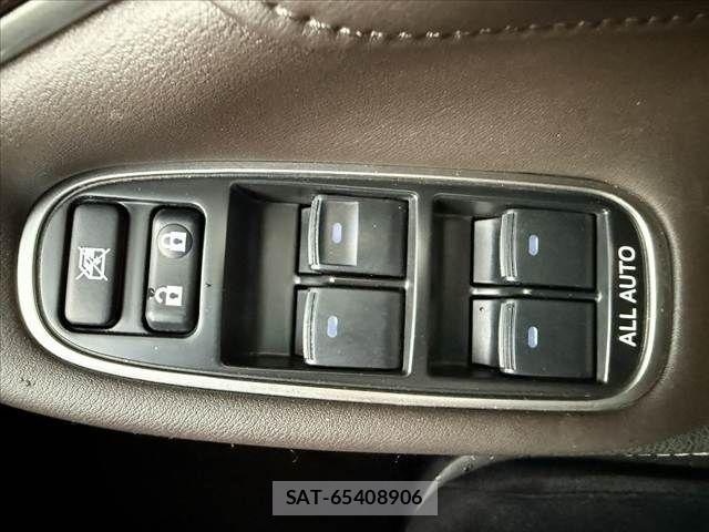 Toyota CROWN SEDAN 2015-11 8335385-29