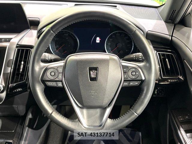 Toyota CROWN SEDAN 2020-09 8335367-10