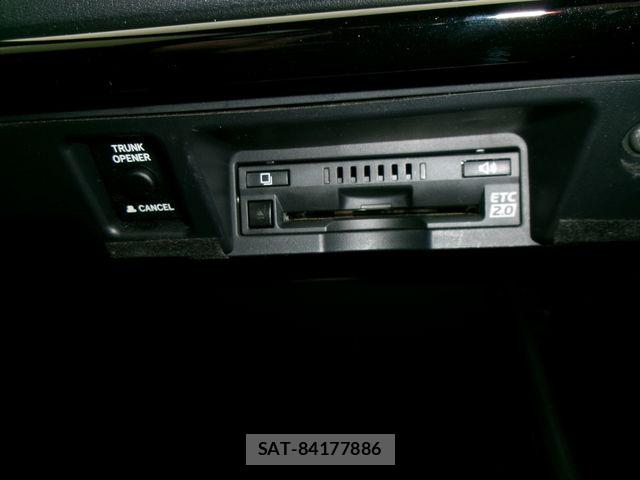 Toyota CROWN SEDAN 2019-08 8335354-16