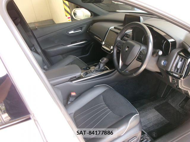 Toyota CROWN SEDAN 2019-08 8335354-1