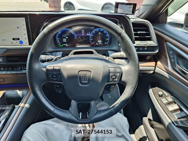 Toyota CROWN SEDAN 2024-09 8335355-12