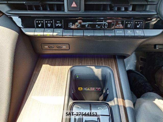 Toyota CROWN SEDAN 2024-09 8335355-17