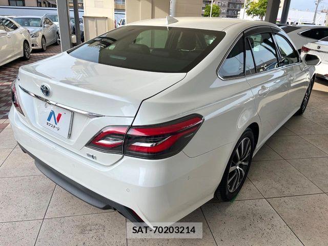 Toyota CROWN SEDAN 2020-07 8354235-16