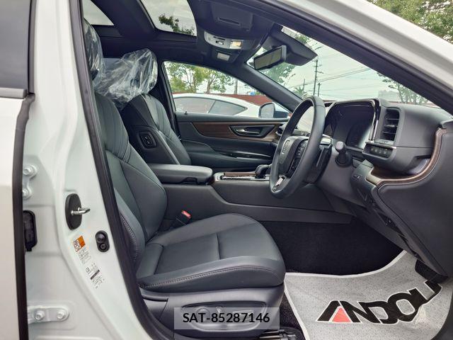 Toyota CROWN SEDAN 2024-11 8354218-9
