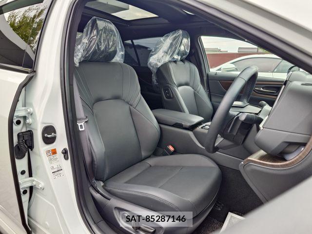Toyota CROWN SEDAN 2024-11 8354218-11