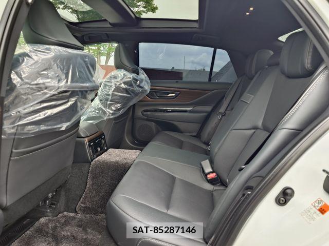 Toyota CROWN SEDAN 2024-11 8354218-26