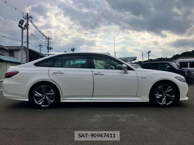 Toyota CROWN SEDAN 2018-07 8354234-17
