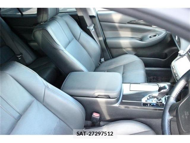 Toyota CROWN SEDAN 2013-05 8365316-25