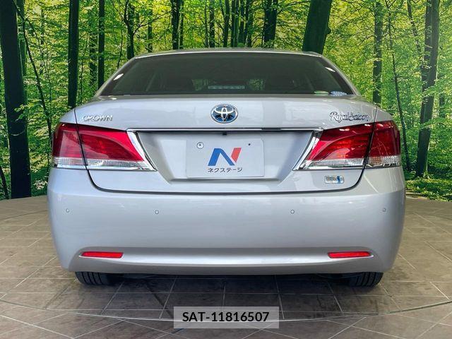 Toyota CROWN SEDAN 2016-01 8365313-14