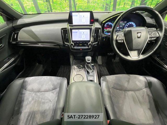 Toyota CROWN SEDAN 2018-12 8365307-1