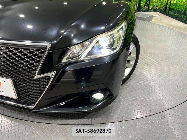 Toyota CROWN SEDAN 2014-11 8365318-13