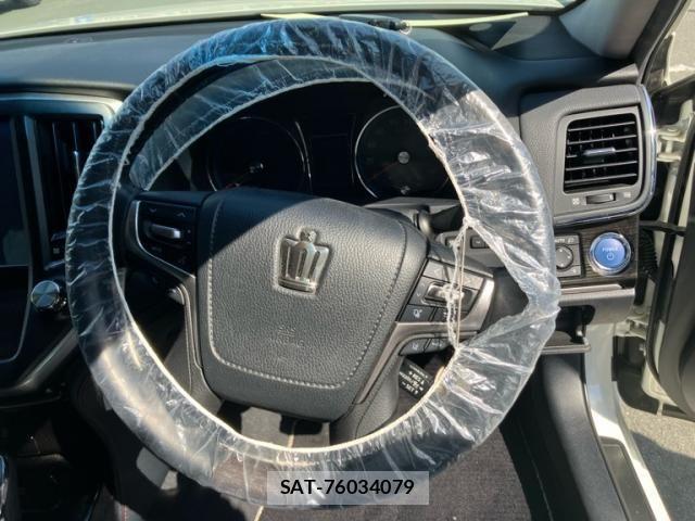 Toyota CROWN SEDAN 2018-01 8365306-11