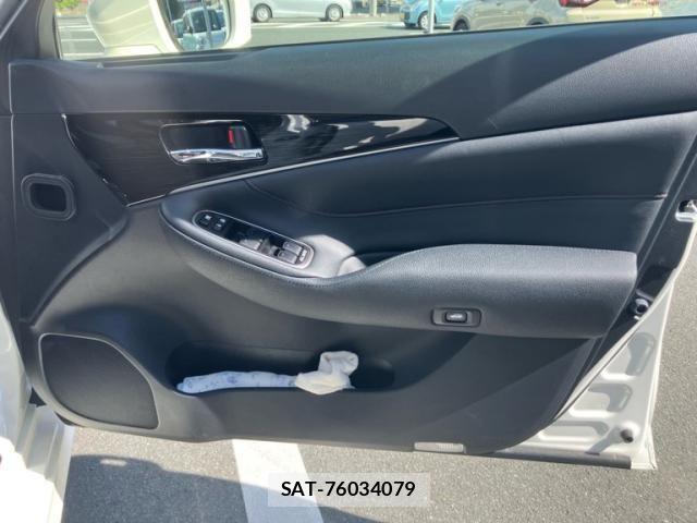 Toyota CROWN SEDAN 2018-01 8365306-7