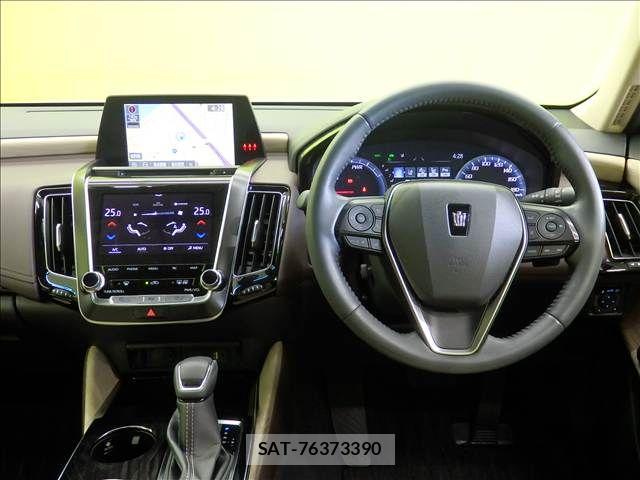 Toyota CROWN SEDAN 2019-03 8365309-19