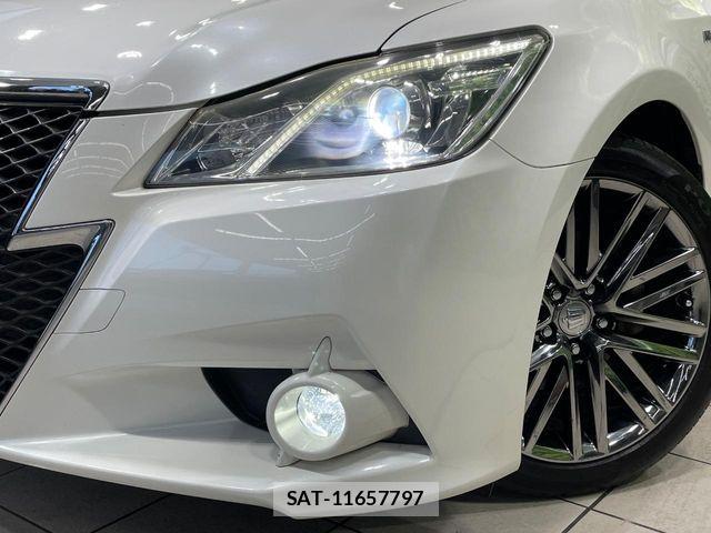 Toyota CROWN SEDAN 2013-11 8365317-11