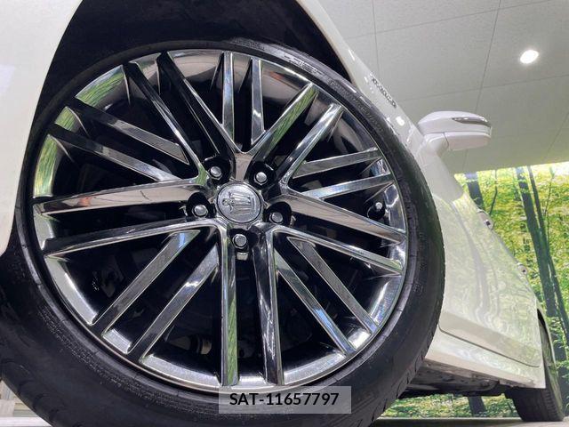 Toyota CROWN SEDAN 2013-11 8365317-12