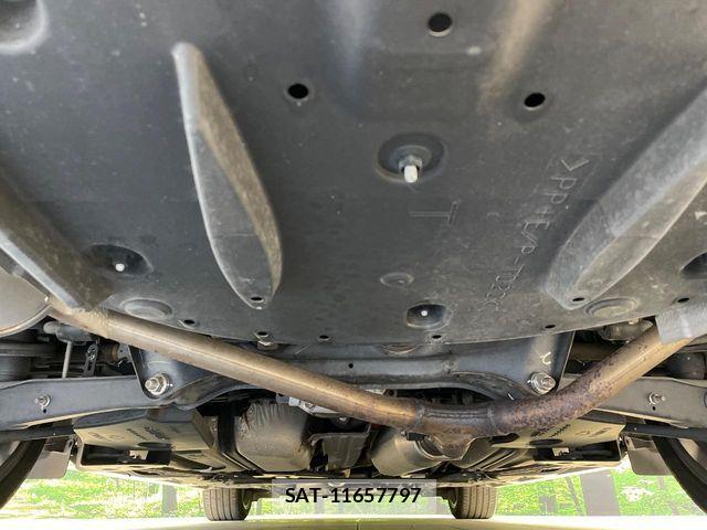 Toyota CROWN SEDAN 2013-11 8365317-18
