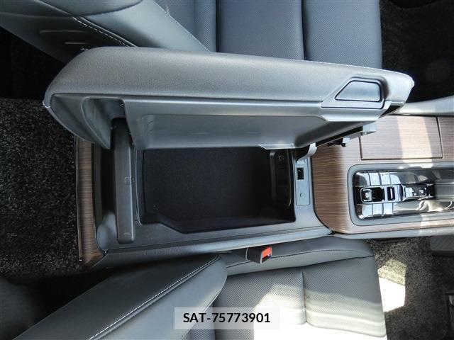 Toyota CROWN SEDAN 2024-06 8365290-10