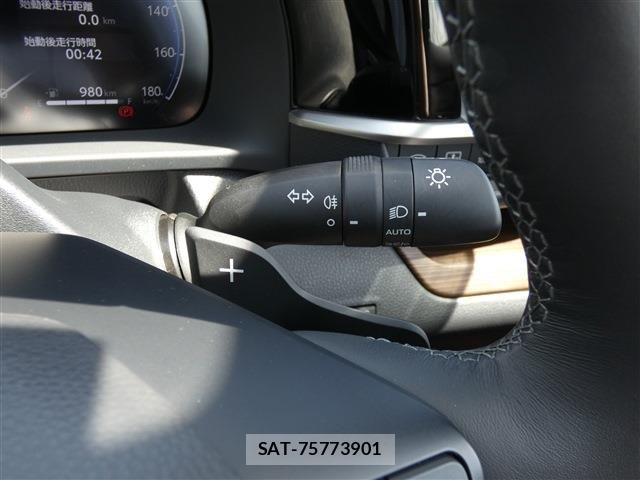 Toyota CROWN SEDAN 2024-06 8365290-18