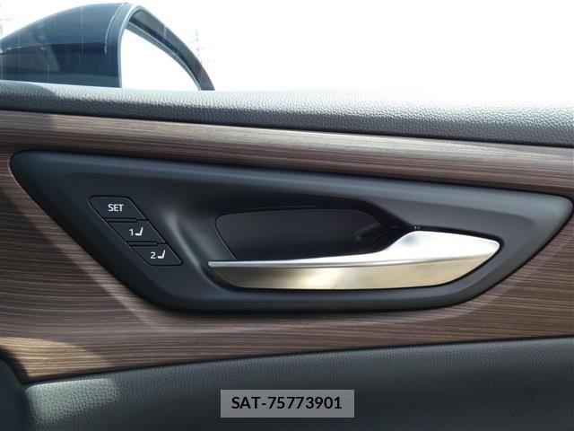 Toyota CROWN SEDAN 2024-06 8365290-23