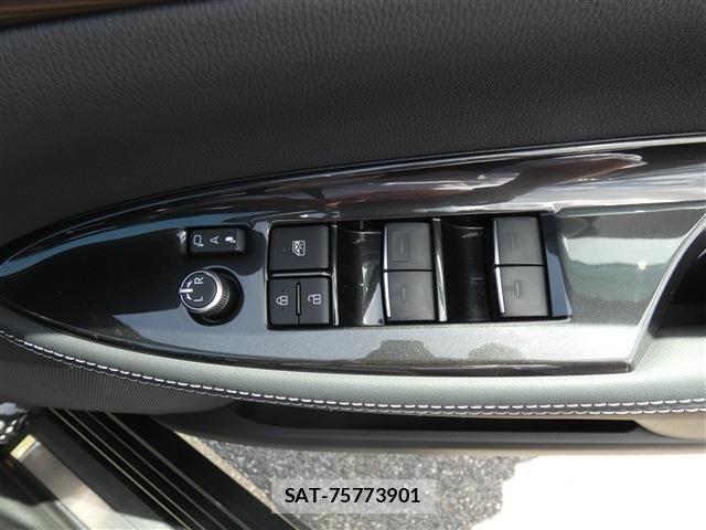 Toyota CROWN SEDAN 2024-06 8365290-24