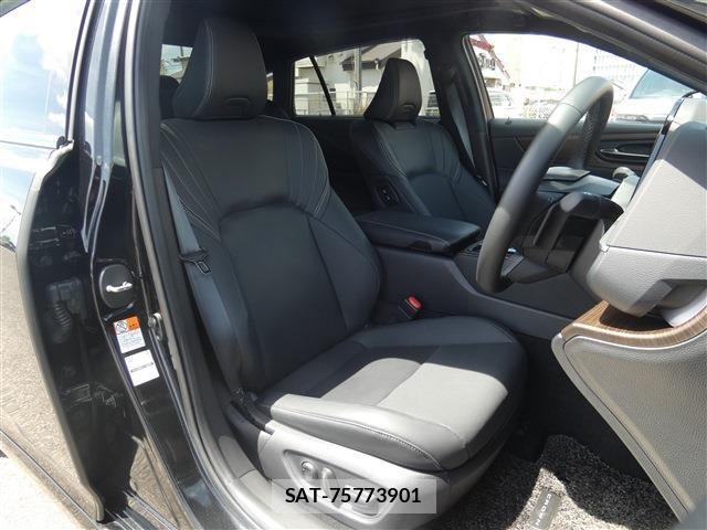 Toyota CROWN SEDAN 2024-06 8365290-26