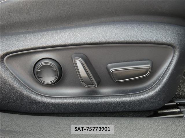 Toyota CROWN SEDAN 2024-06 8365290-29