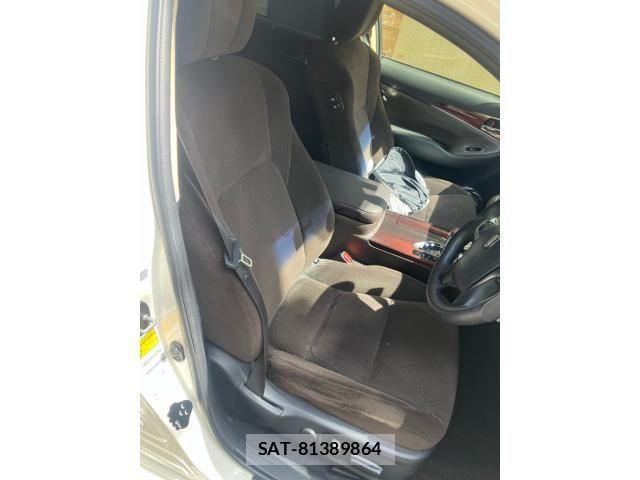Toyota CROWN SEDAN 2013-06 8365320-11
