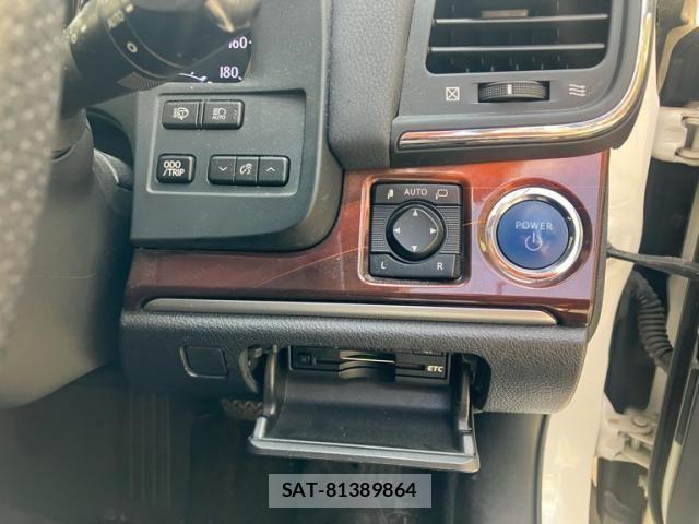 Toyota CROWN SEDAN 2013-06 8365320-14