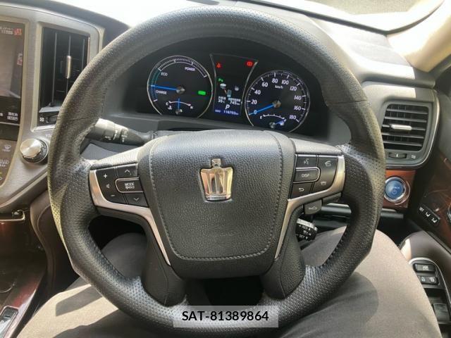 Toyota CROWN SEDAN 2013-06 8365320-18