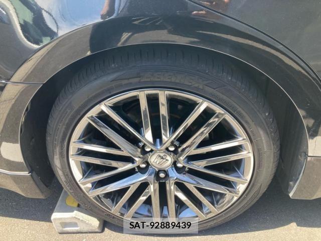 Toyota CROWN SEDAN 2013-08 8365321-7