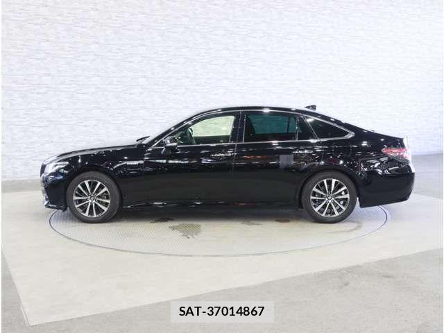 Toyota CROWN SEDAN 2019-05 8365314-12