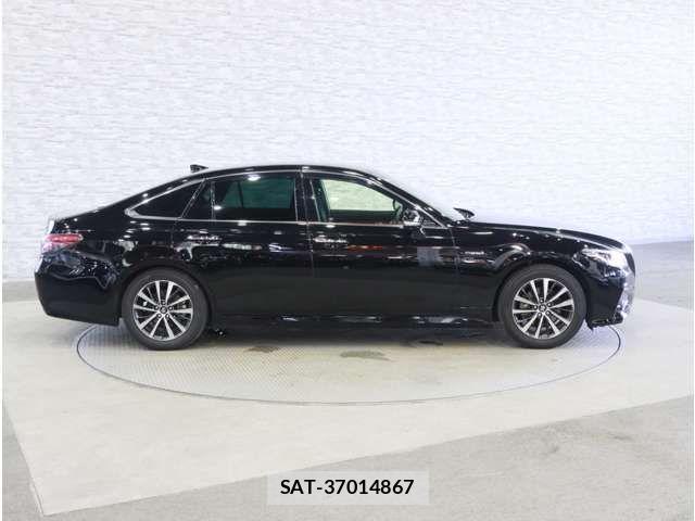 Toyota CROWN SEDAN 2019-05 8365314-13