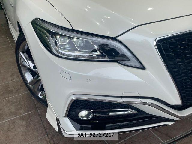 Toyota CROWN SEDAN 2018-10 8365299-11