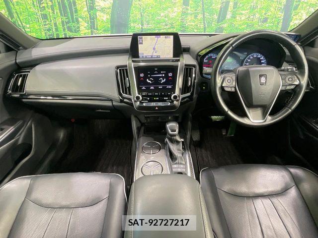 Toyota CROWN SEDAN 2018-10 8365299-1