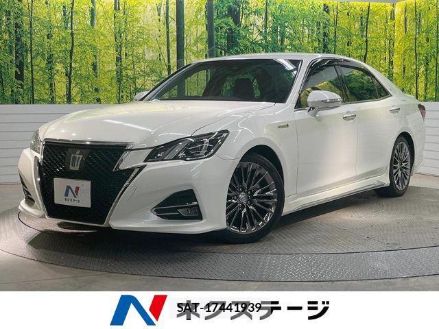 Toyota CROWN SEDAN 2017-07 8365312-0