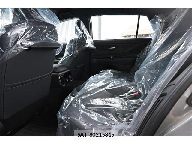 Toyota CROWN SEDAN 2024-04 8365289-14